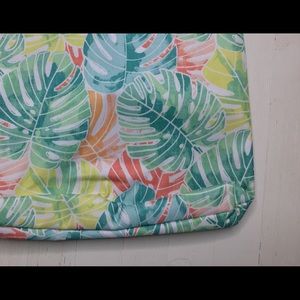 Thirty One Paradise Palms